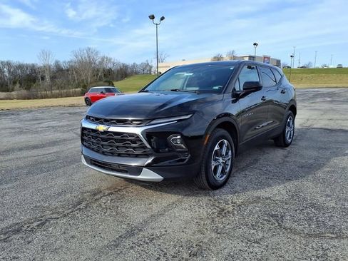 Used 2025 Chevrolet Blazer LT FWD image 39