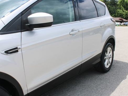Used 2017 Ford Escape SE FWD image 42