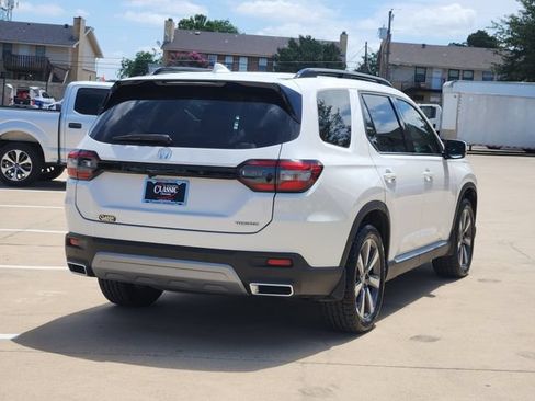 Used 2025 Honda Pilot Touring image 15