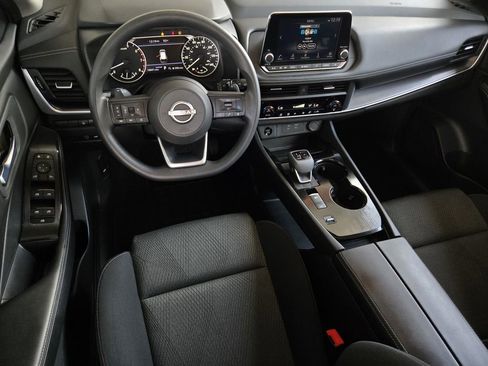 Certified 2024 Nissan Rogue SV FWD image 15