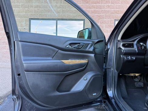 Used 2017 GMC Acadia Denali image 37