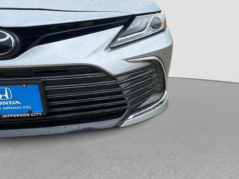 Used 2024 Toyota Camry XLE FWD image 11