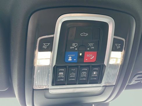 Used 2023 RAM 1500 Laramie image 16