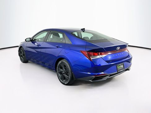 Used 2022 Hyundai Elantra SEL w/ Convenience Package FWD image 5