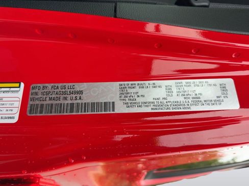 New 2025 Jeep Gladiator Sport image 19