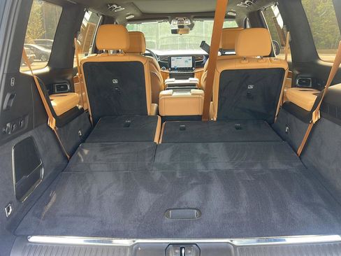 Used 2024 Jeep Grand Wagoneer Series III image 28