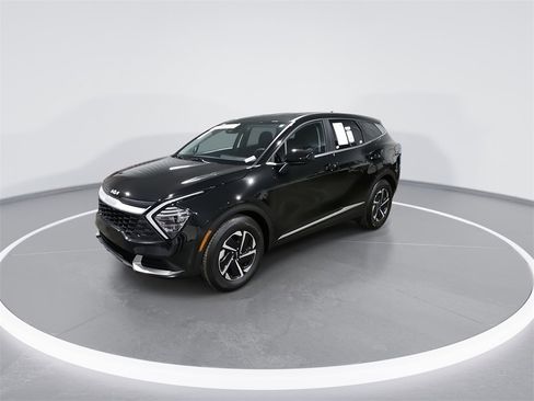 Used 2024 Kia Sportage LX image 4