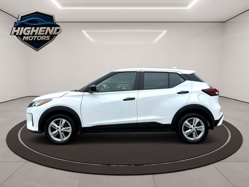 Used 2024 Nissan Kicks S image 3