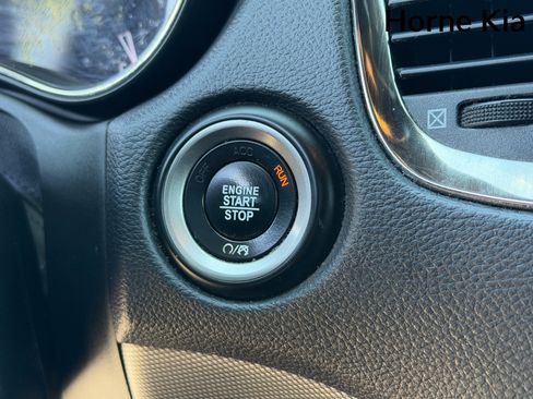 Used 2018 Dodge Durango R/T RWD image 30