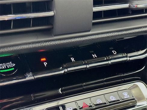 Used 2025 Lincoln Corsair Reserve w/ Equipment Group 202A image 27