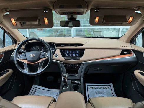 Used 2018 Cadillac XT5 Platinum w/ Driver Assist Package image 18