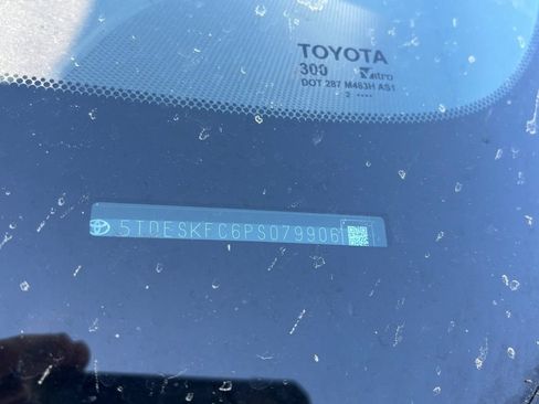 Used 2023 Toyota Sienna Platinum AWD/4WD image 13