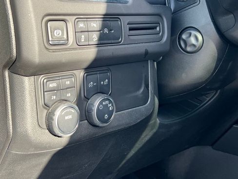 Certified 2023 Chevrolet Suburban Premier image 28