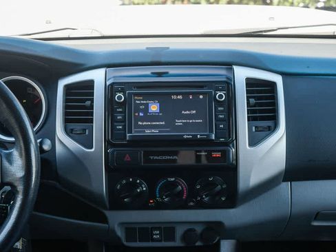 Used 2015 Toyota Tacoma PreRunner w/ SR5 Package RWD image 13