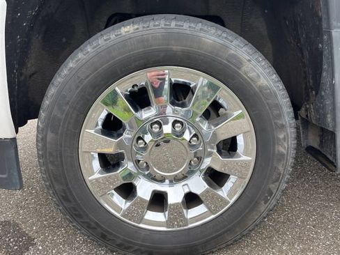 Used 2019 GMC Sierra 2500 Denali w/ Duramax Plus Package AWD/4WD image 11