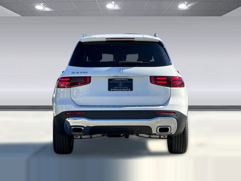 Used 2026 Mercedes-Benz GLB 250 image 9