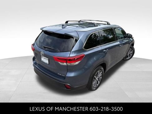 Used 2018 Toyota Highlander XLE AWD/4WD image 6