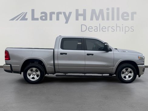 Used 2025 RAM 1500 Big Horn AWD/4WD image 6