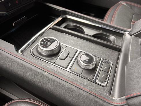 Used 2024 Ford Expedition Limited image 18