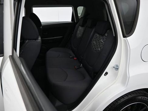 Used 2010 Kia Soul + image 25