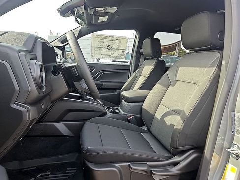 New 2026 Chevrolet Equinox EV LT image 9