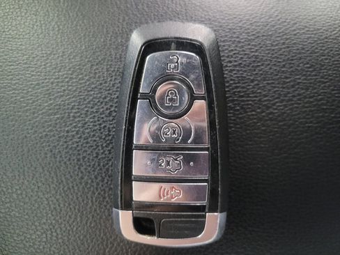 Used 2018 Ford Explorer XLT w/ Equipment Group 202A image 32