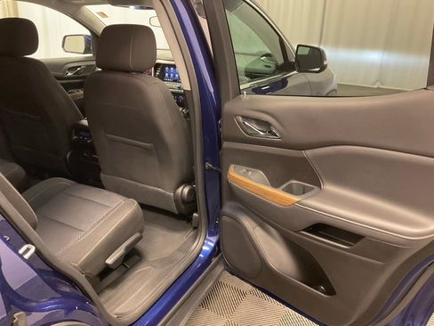 Used 2023 GMC Acadia SLE w/ Driver Convenience Package image 28