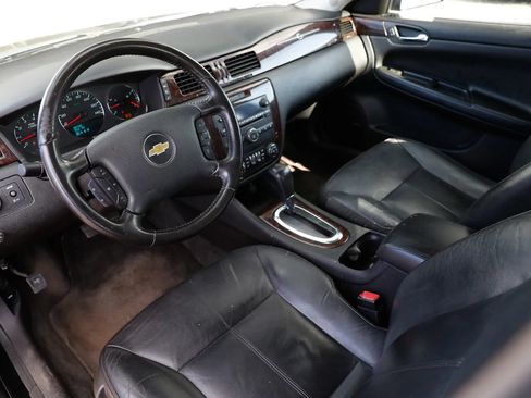 Used 2013 Chevrolet Impala LTZ FWD image 17
