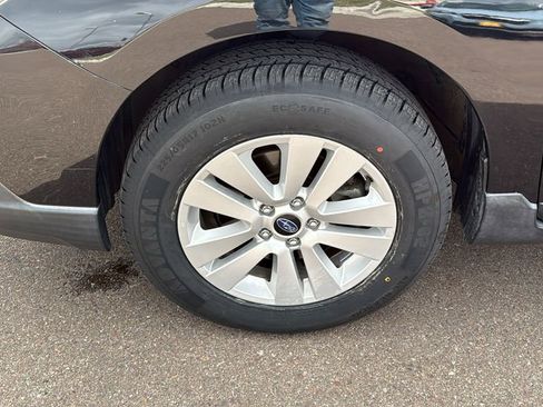 Used 2016 Subaru Outback 2.5i Premium image 10