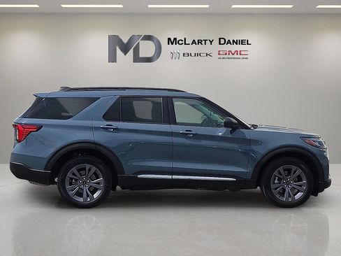 Used 2025 Ford Explorer Active w/ Active Comfort Package AWD/4WD image 15