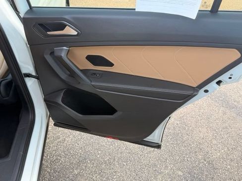 Certified 2022 Volkswagen Tiguan SE FWD image 15