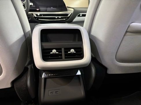 New 2025 Cadillac Lyriq Luxury image 17