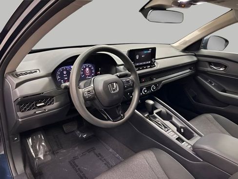 Used 2023 Honda Accord EX image 17