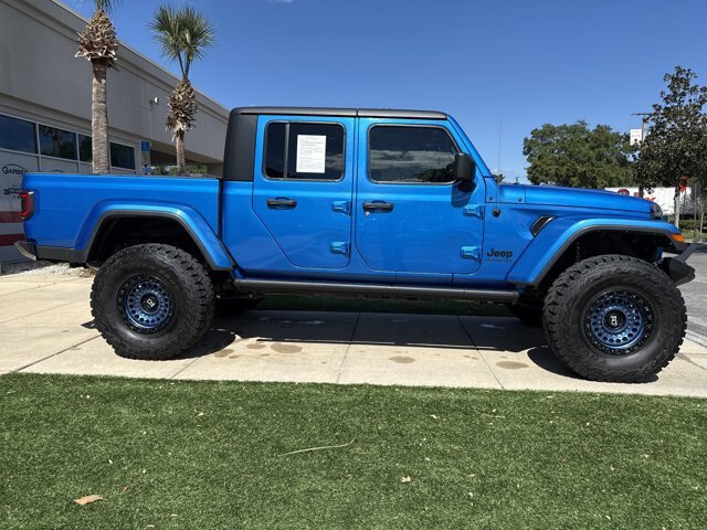 Used 2022 Jeep Gladiator Sport AWD/4WD image 2