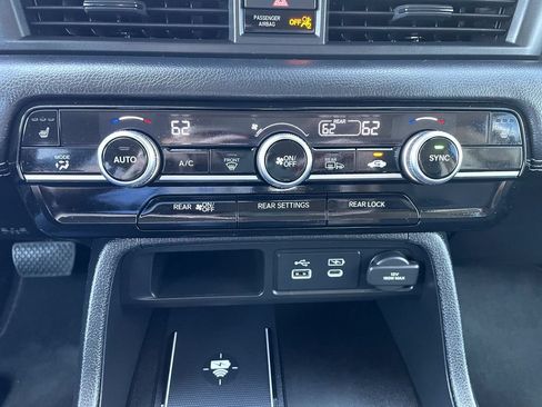 Used 2025 Honda Pilot EX-L image 19