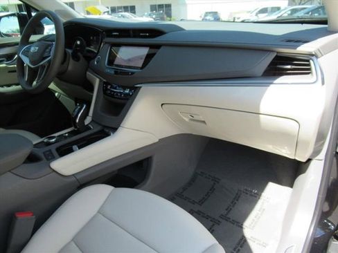Used 2023 Cadillac XT5 Premium Luxury w/ Technology Package FWD image 11