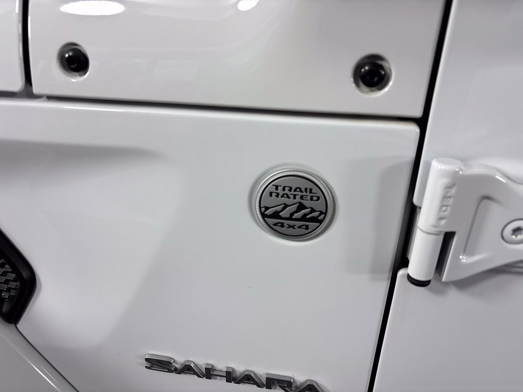 Used 2019 Jeep Wrangler Unlimited Sahara AWD/4WD image 10