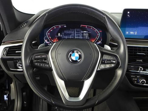 Used 2023 BMW 530i w/ Premium Package RWD image 27