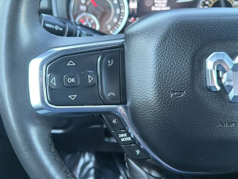 Used 2025 RAM 1500 Laramie AWD/4WD image 19
