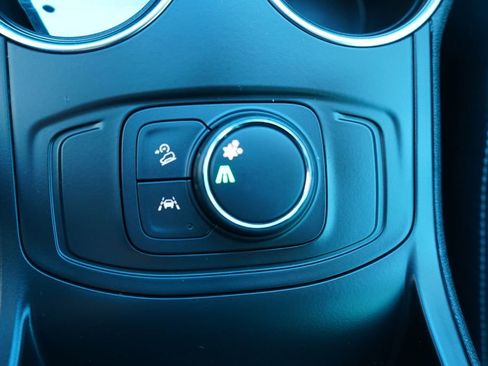 Used 2024 GMC Terrain SLE image 35