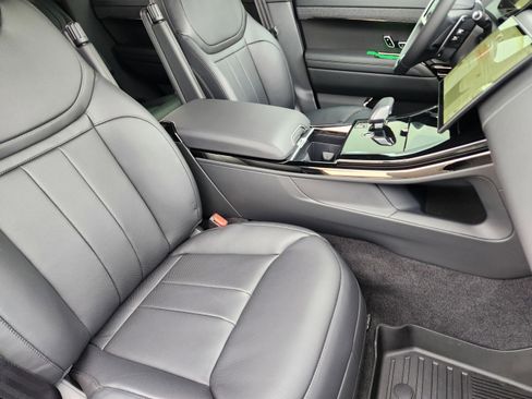 New 2026 Land Rover Range Rover Sport Dynamic SE AWD/4WD image 9