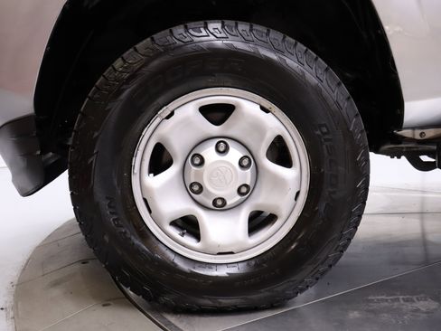 Used 2018 Toyota Tacoma SR image 30