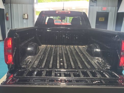 Used 2022 Chevrolet Colorado LT w/ Fleet Safety Package RWD image 13