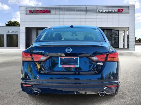 Used 2025 Nissan Altima 2.5 SV w/ SV Premium Package FWD image 5
