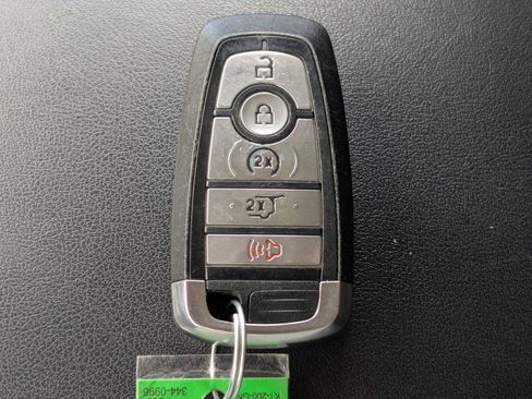 Used 2024 Ford Edge Titanium AWD/4WD image 35