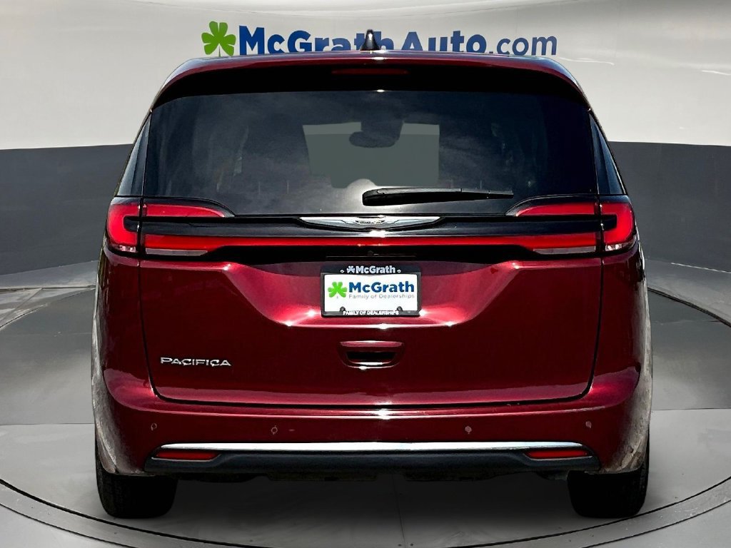 Used 2023 Chrysler Pacifica Touring-L FWD image 6