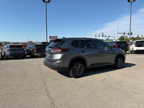 Used 2024 Nissan Rogue S AWD/4WD image 5