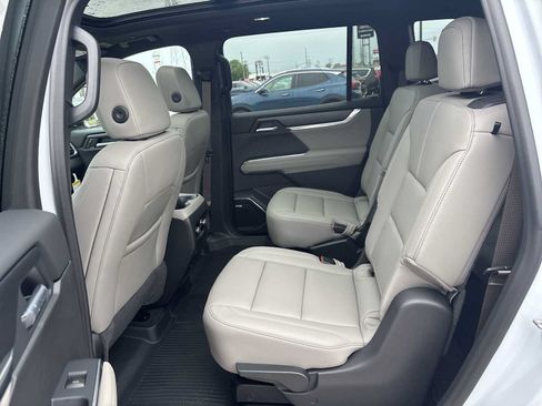 New 2026 GMC Acadia Elevation w/ Elevation Premium Package AWD/4WD image 26