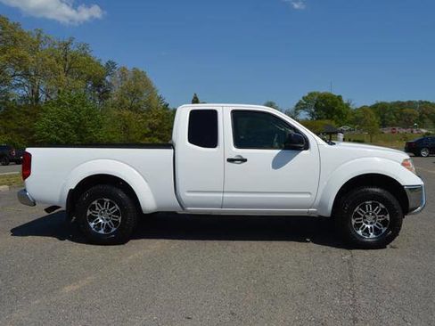 Used 2010 Nissan Frontier SE AWD/4WD image 50