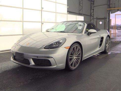 Used 2017 Porsche 718 Boxster S image 4